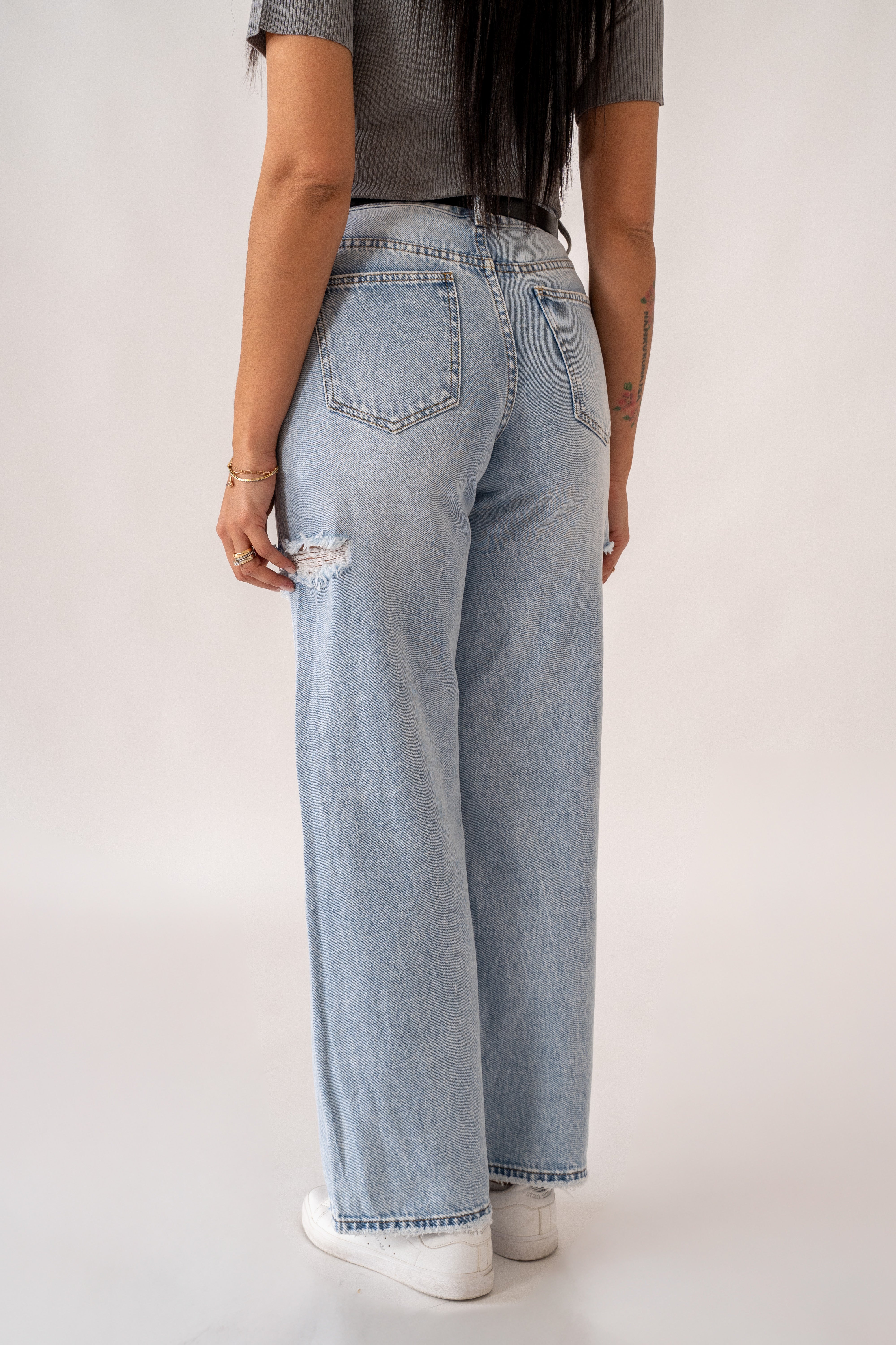 Jeans Con Rotture Laterali