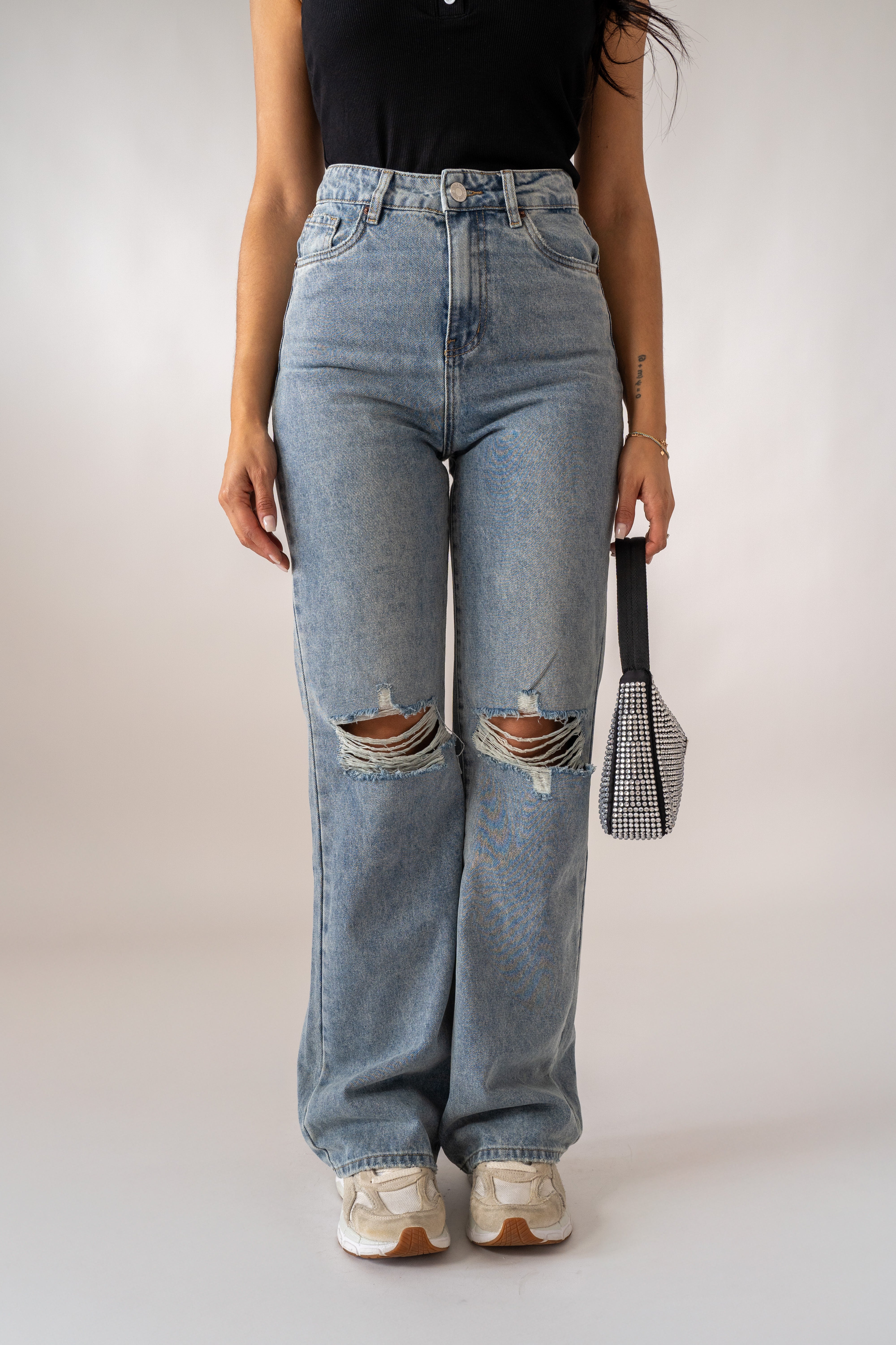 Jeans Con Rotture Avanti