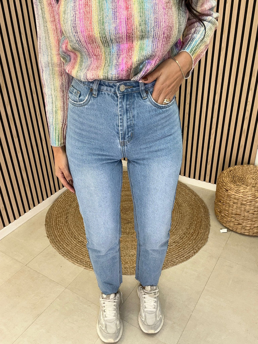 Jeans Straight Fit Con Orlo Taglio Vivo