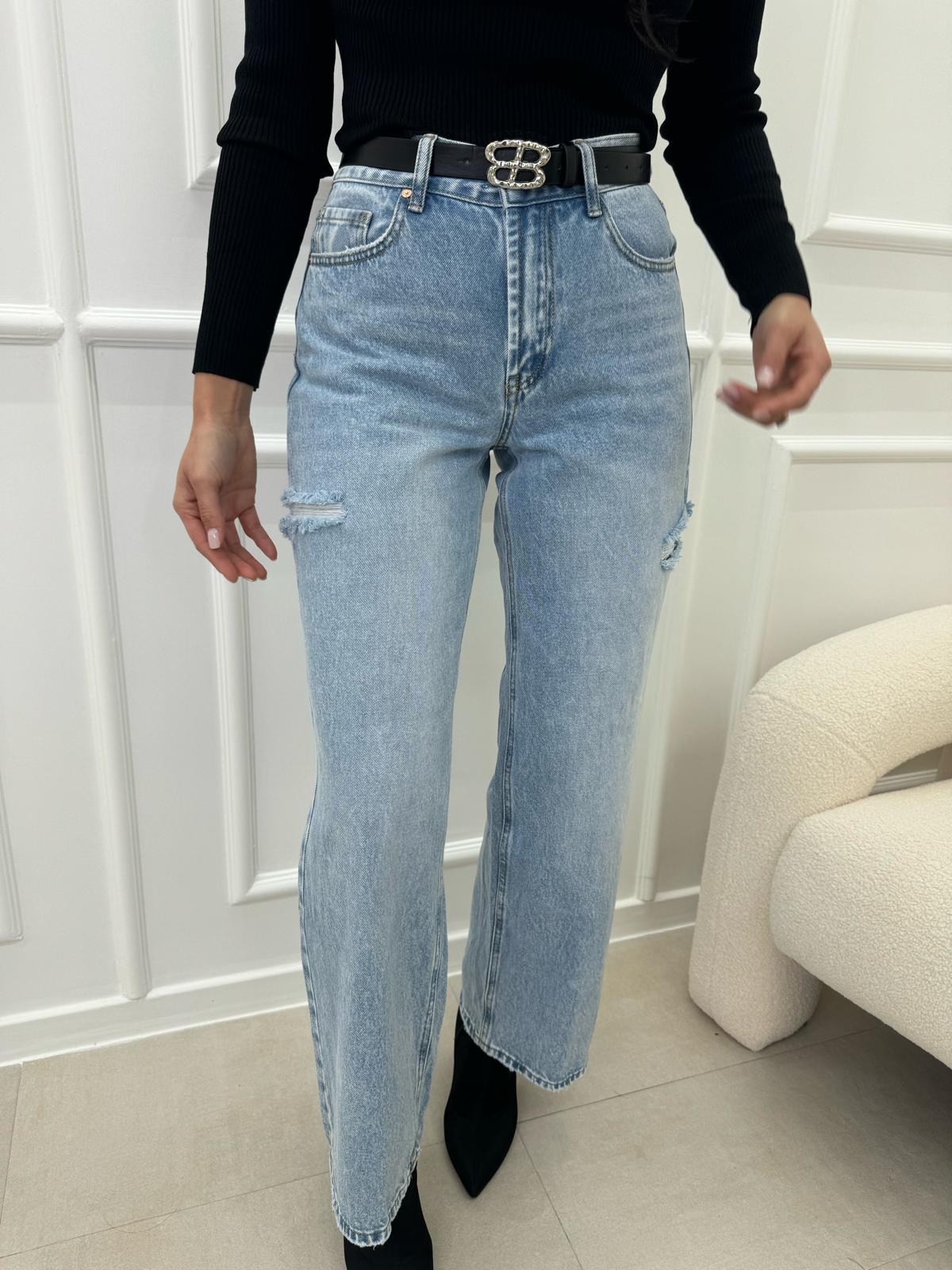 Jeans Con Rotture Laterali E Cintura In Vita