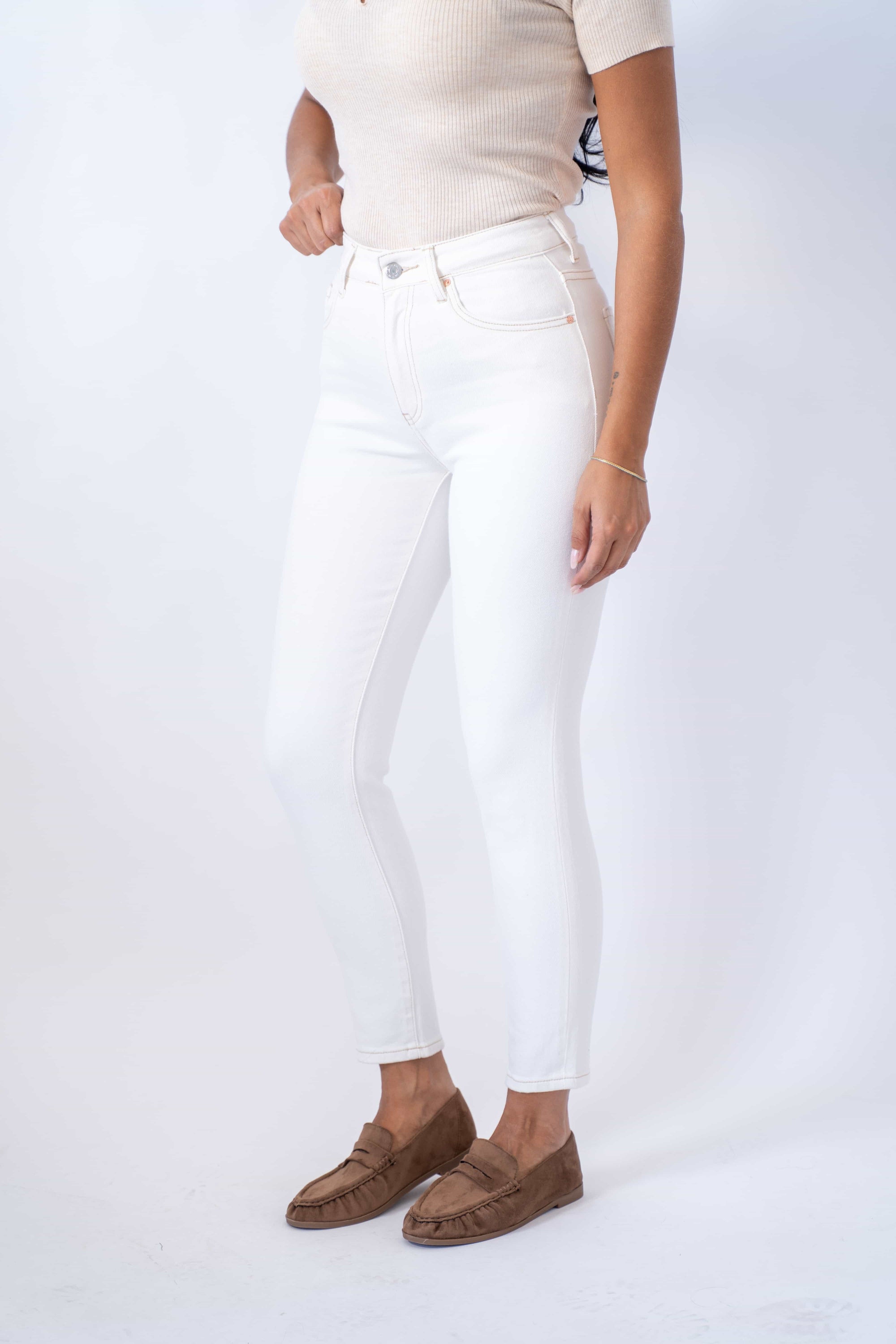 Jeans Mom White