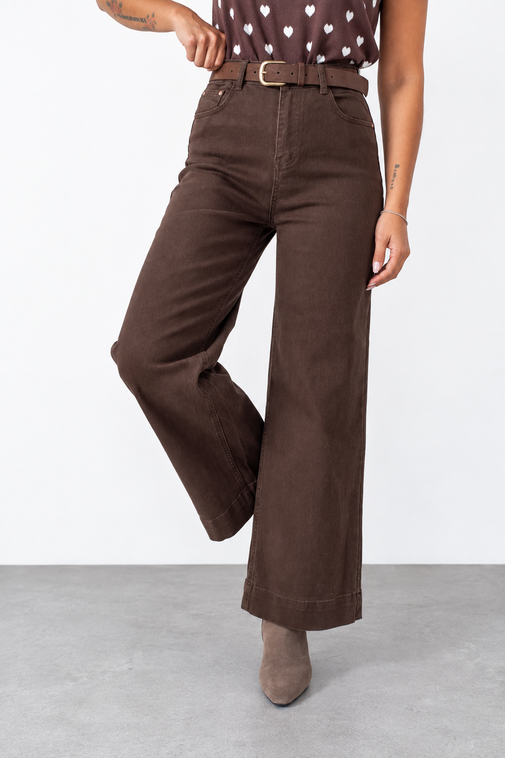 Jeans Gamba Larga Con Cintura
