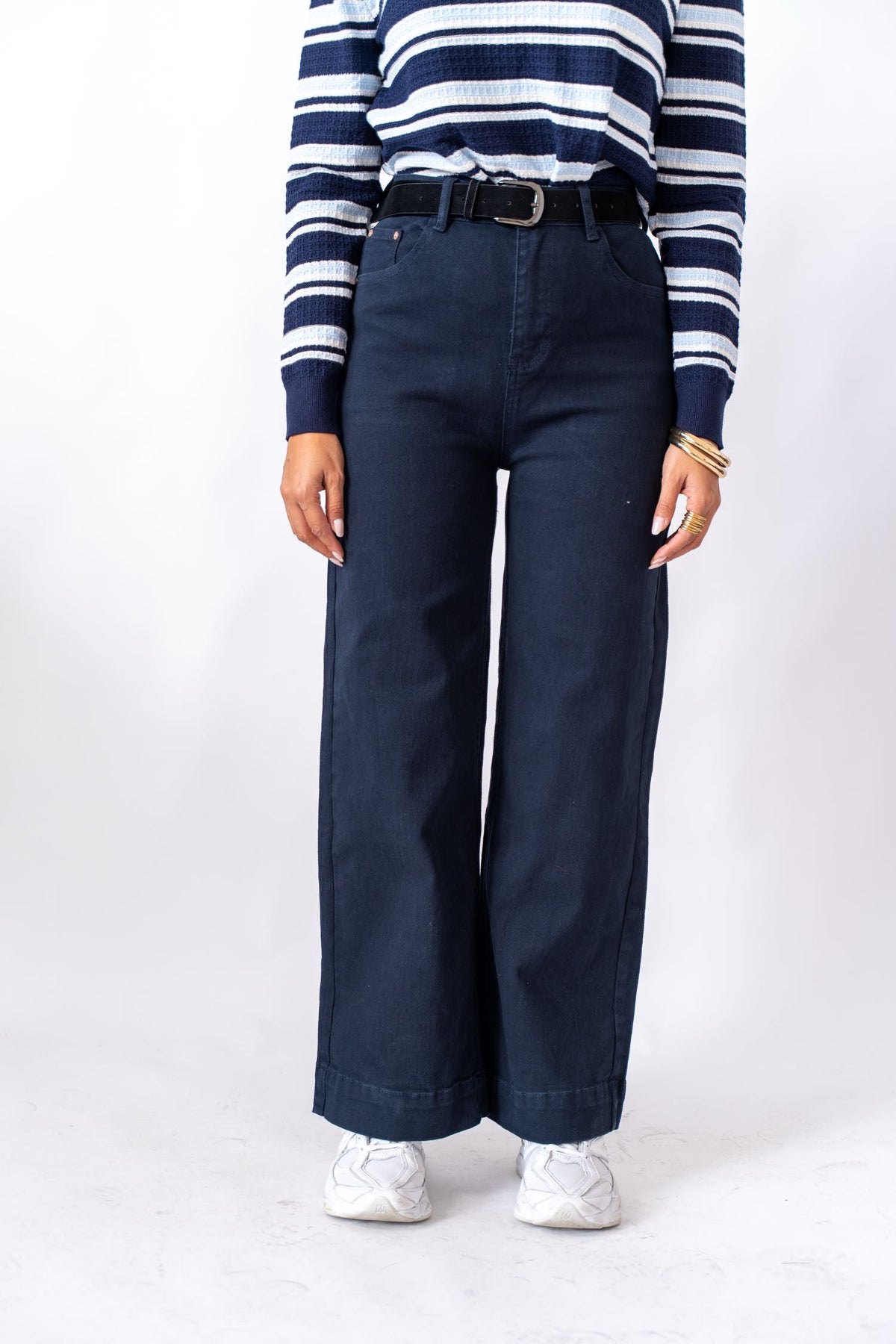 Jeans Gamba Larga Con Cintura
