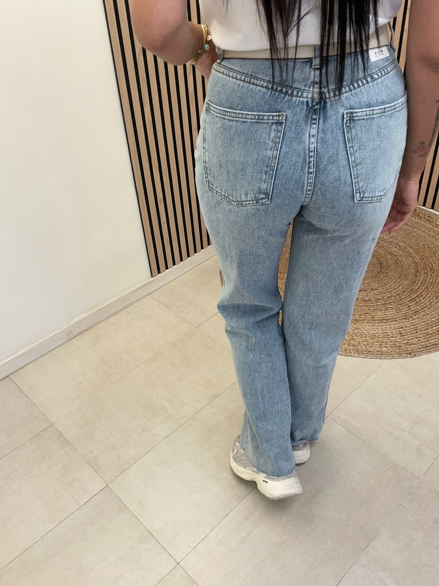 Jeans Wide Leg Con Rotture