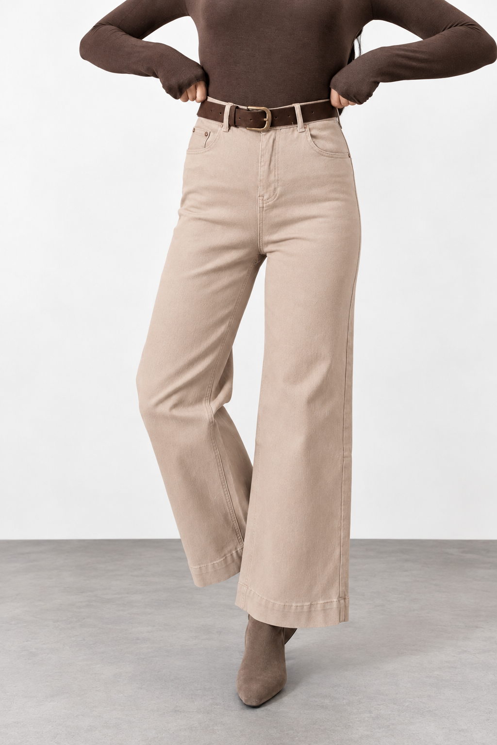 Jeans Gamba Larga Con Cintura