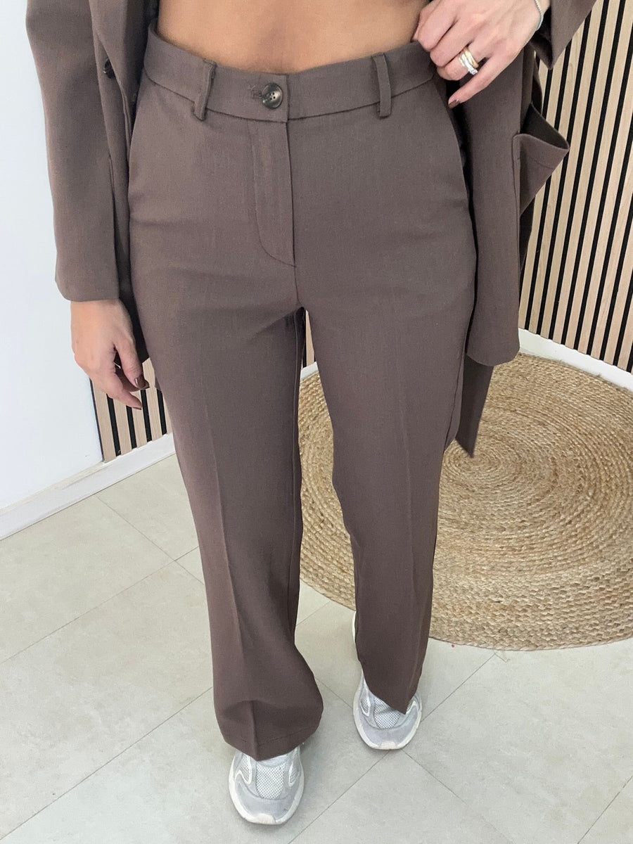 Tailleur Giacca Con Fusciacca E Pantalone Gamba Dritta