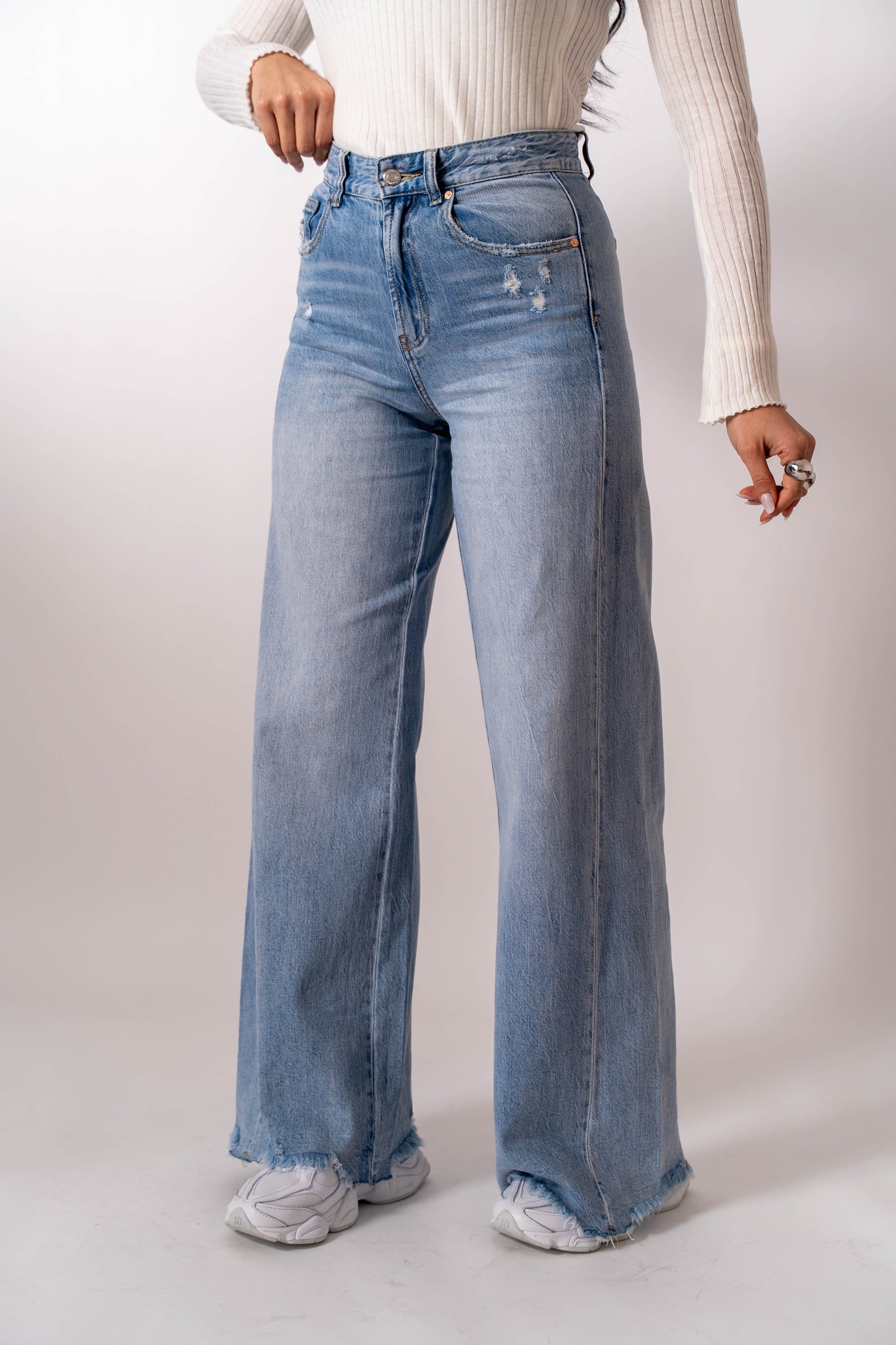 Jeans Con Orlo Sfrangiato - Stylish Moda