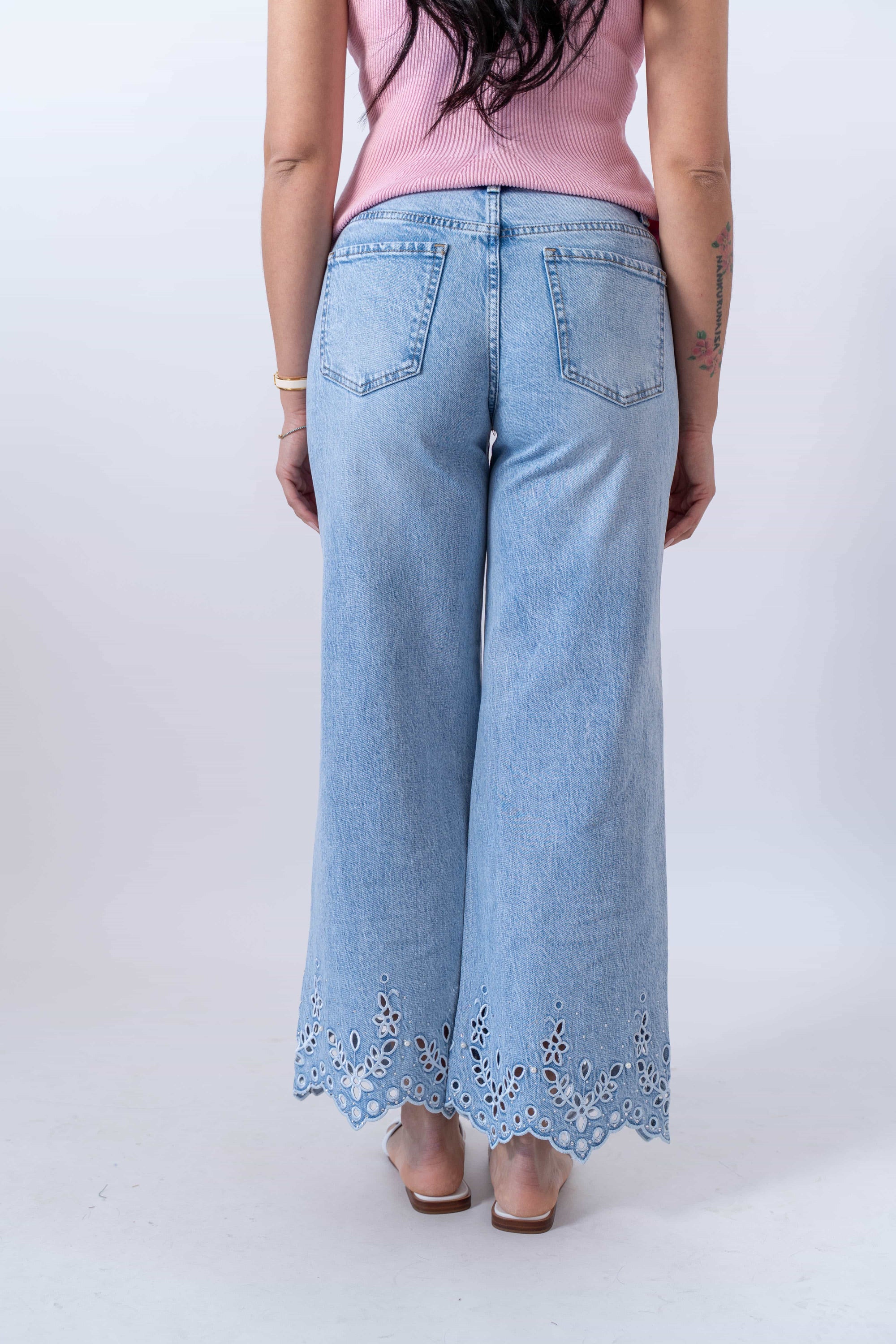 Jeans Dettagli In Pizzo