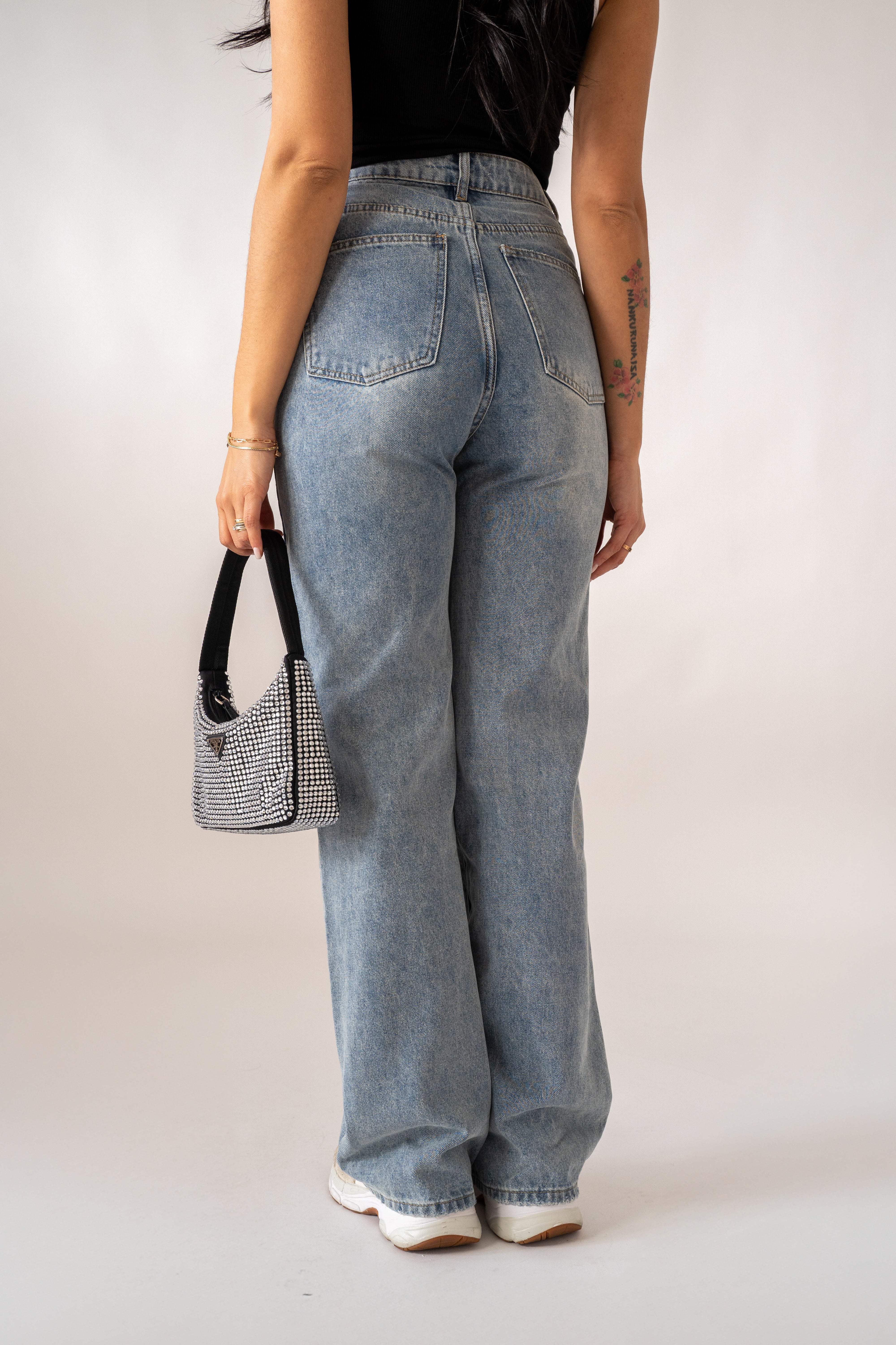 Jeans Con Rotture Avanti