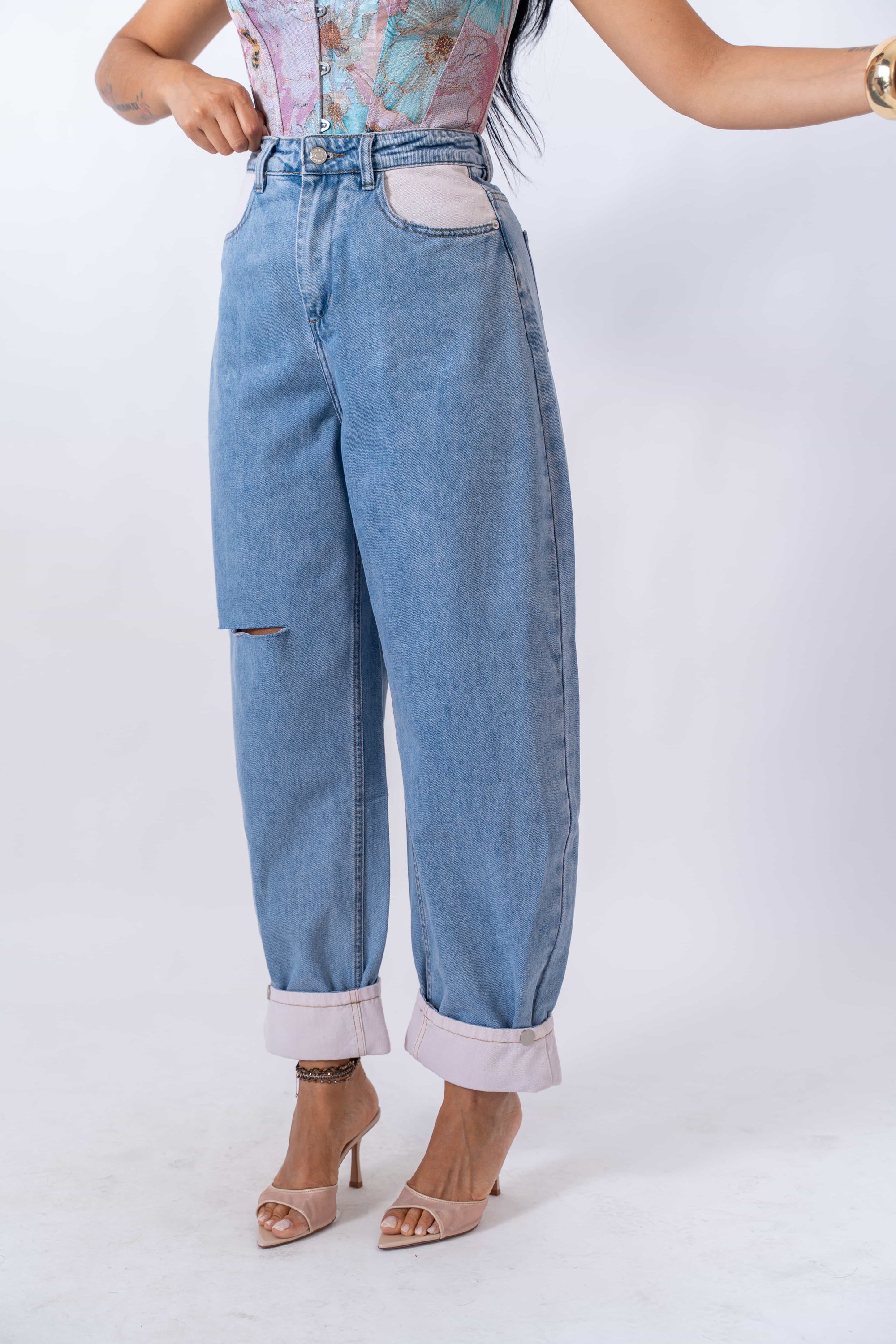 Jeans Con Tasca Rosa