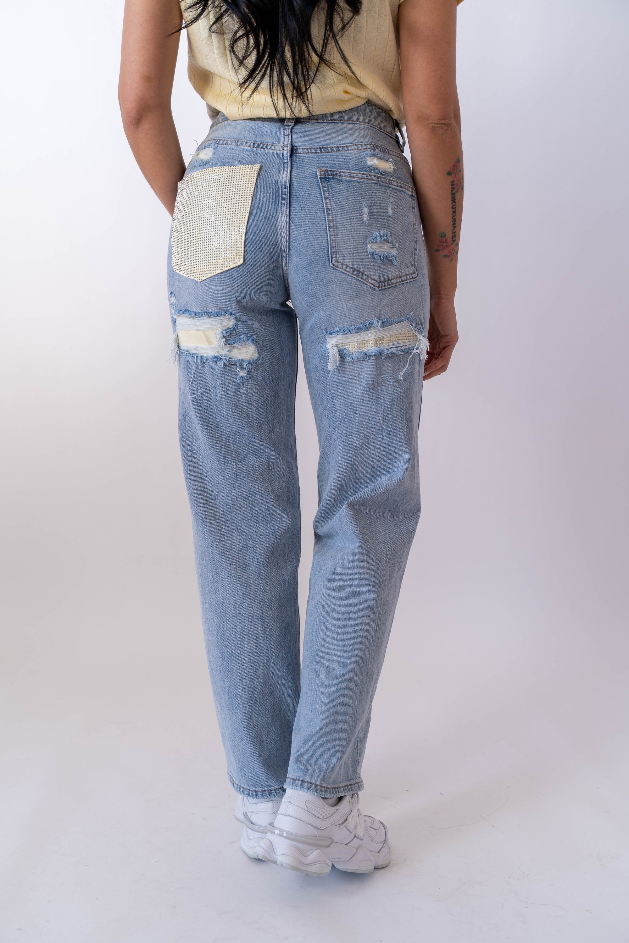 Jeans Con Tasca In Strass - Stylish Moda