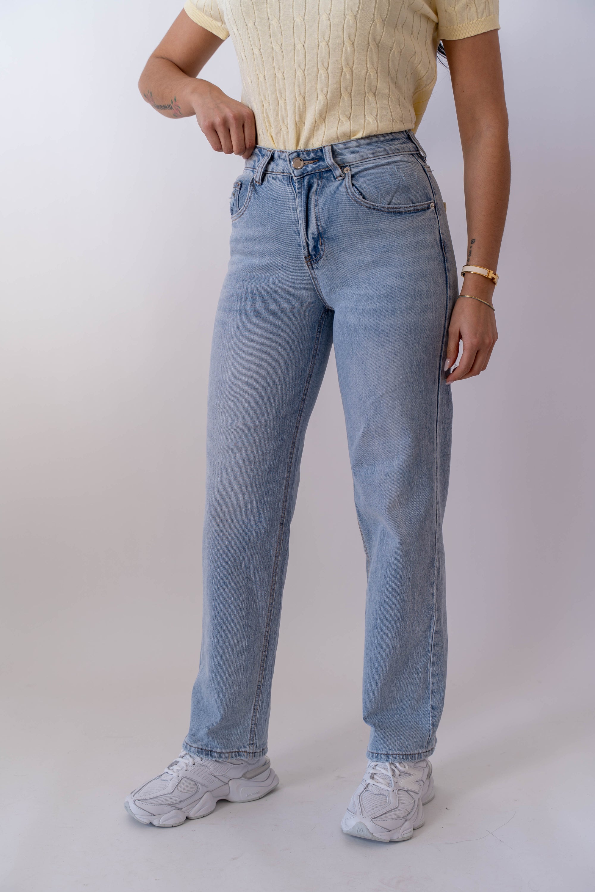 Jeans Con Tasca In Strass - Stylish Moda
