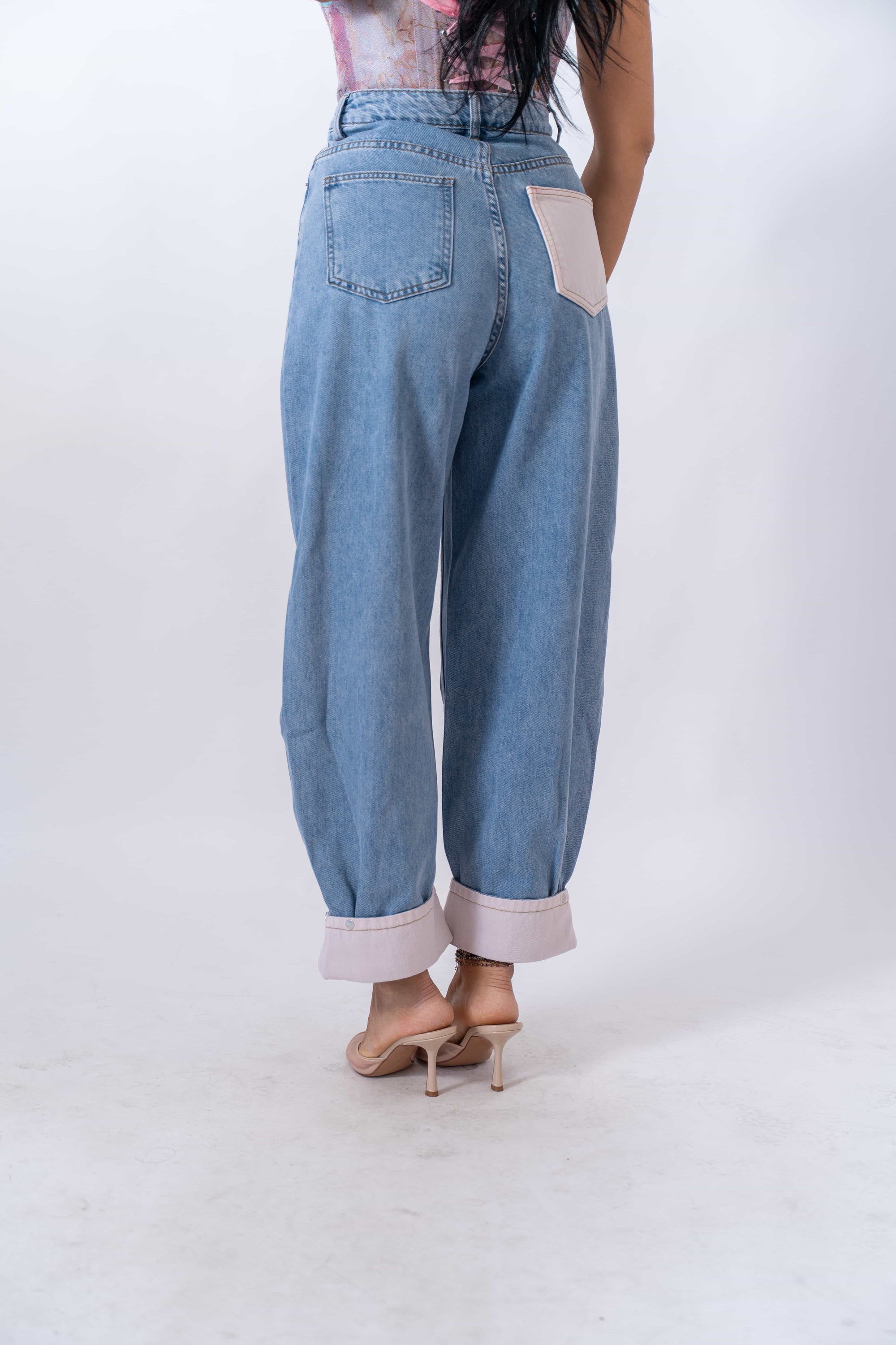 Jeans Con Tasca Rosa
