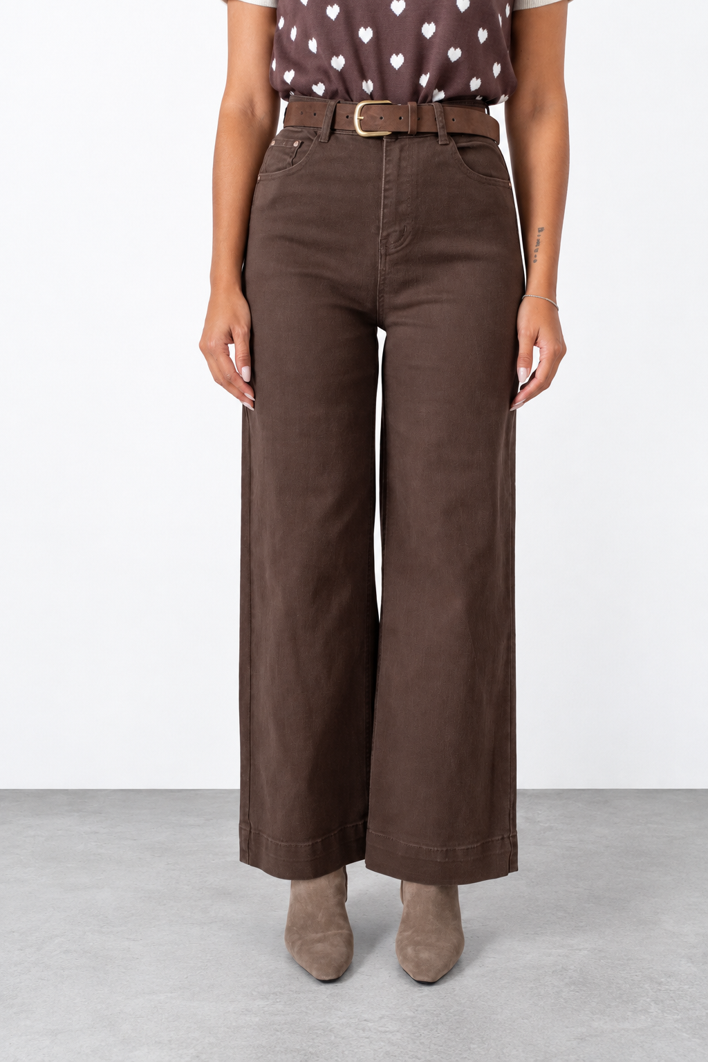 Jeans Gamba Larga Con Cintura