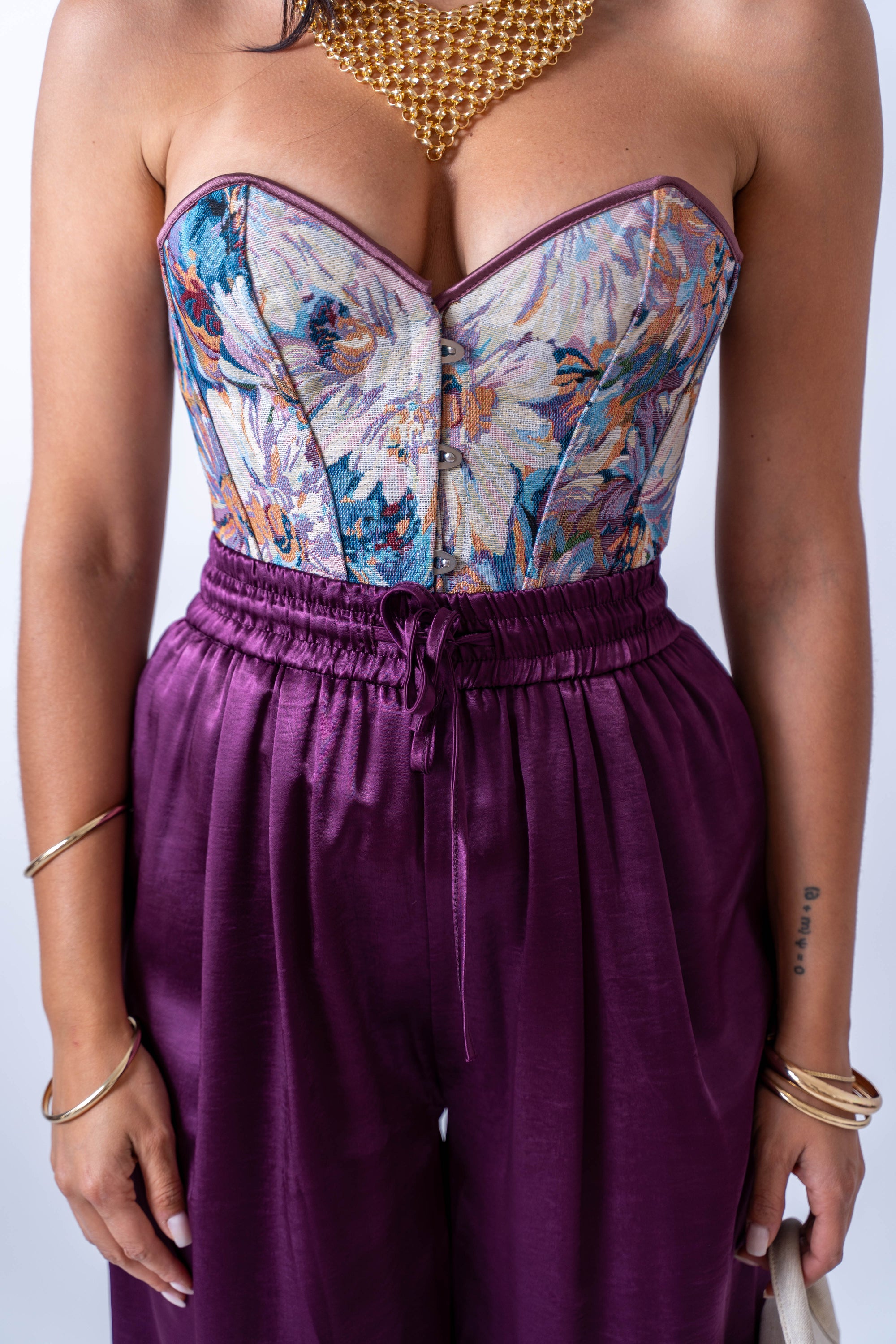 Bustier Asia