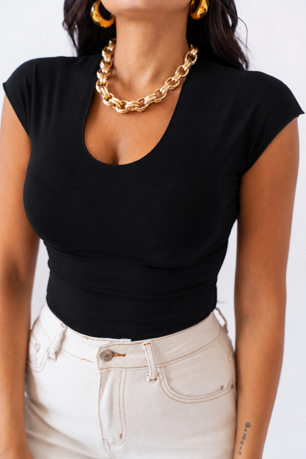 T-shirt scollo A V