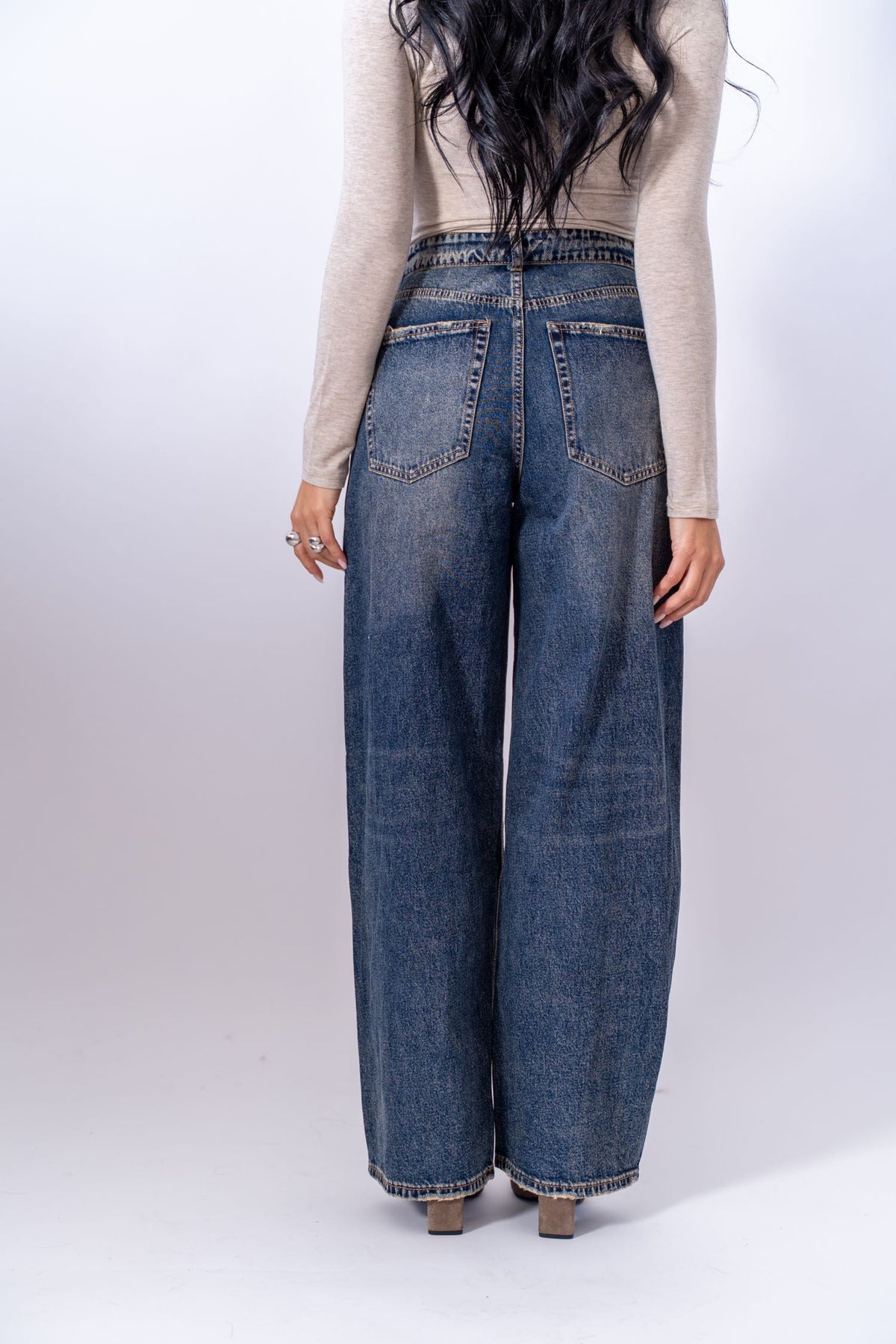 Jeans Wide Con Strappi